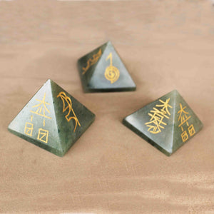 1 Pcs Green Aventurine Orgone Pyramid, EMF Protection Reiki Healing Crystal Pyramid, Spiritual Healing Orgone Energy 46mmx44mm HS323 - Tucson Beads