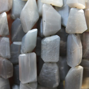 1 Long Strand Grey/Gray Chalcedony Faceted Tumbled Briolettes - Center Drill Nuggets Beads 15mmx11mm-23mmx16mm 17 Inches BR1584 - Tucson Beads